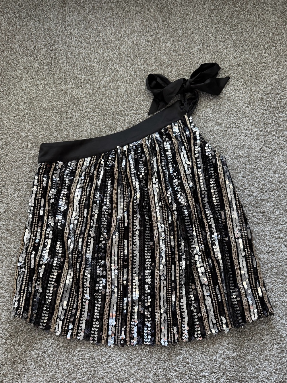 Savanna Jane Sequin Stripe One-Shoulder Black Party Top NYRs